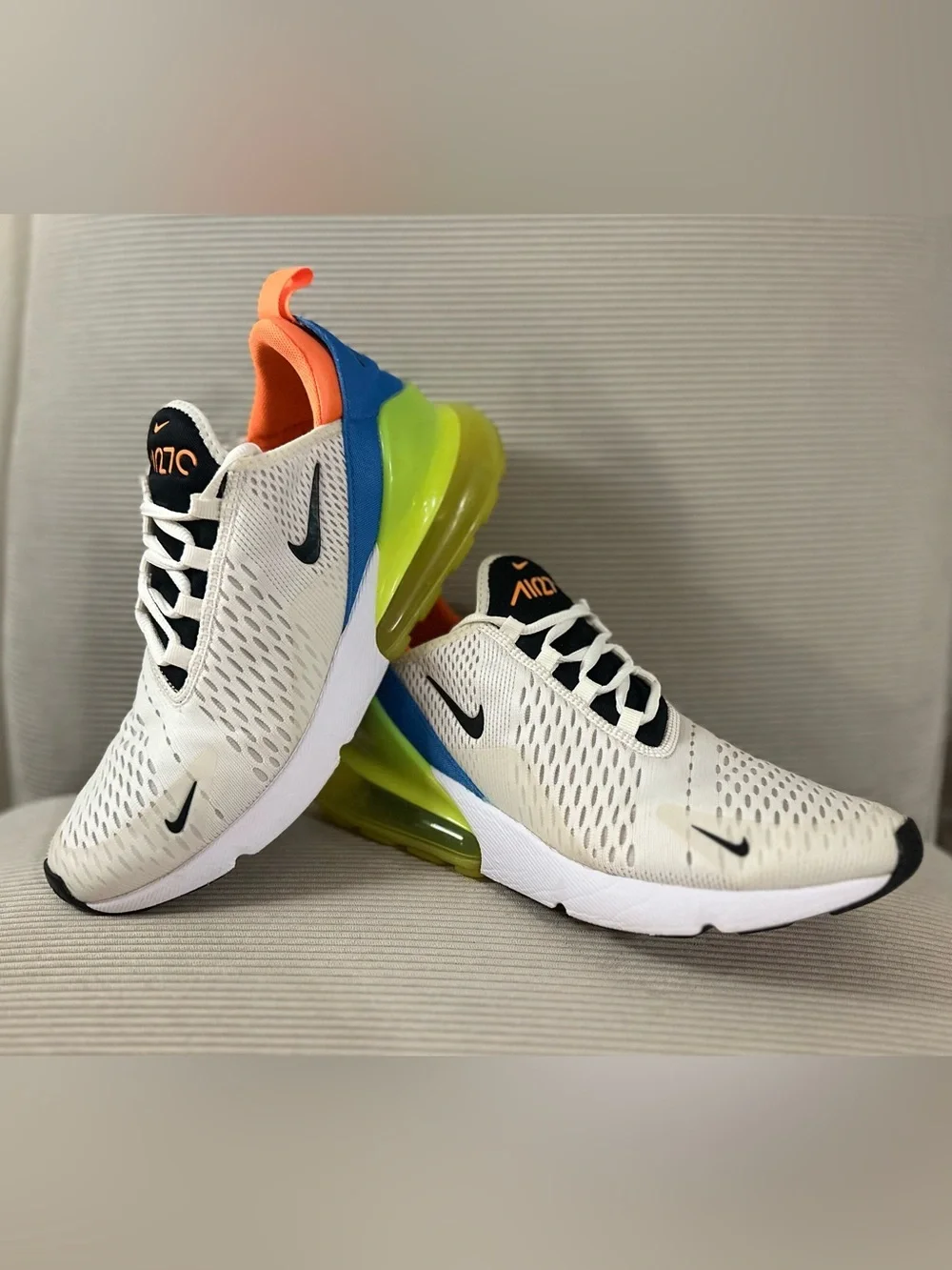 Nike Women's Air Max 270 'Summit White Volt' size 10